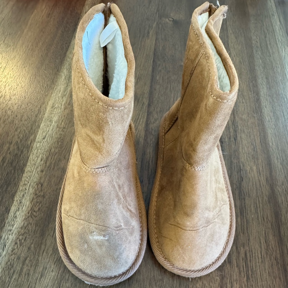 GAP Kids Sherpa boots little girls size 11